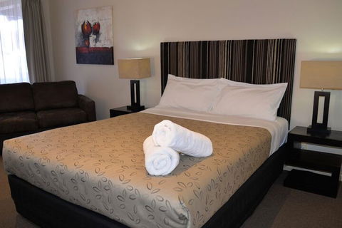 Alexandra Place - Accommodation QLD 6