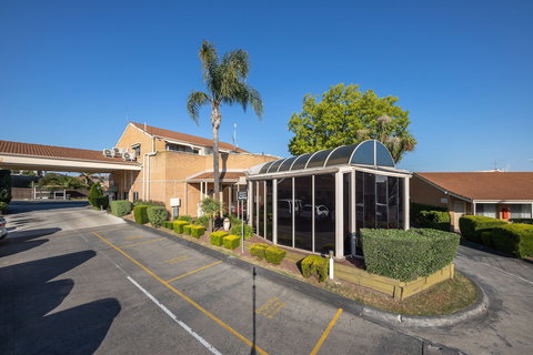 Best Western Airport Motel And Convention Centre - Accommodation QLD 1