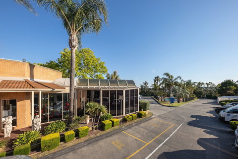 Best Western Airport Motel And Convention Centre - Accommodation QLD 3