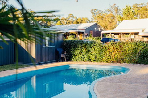 Hermitage Lodge - Accommodation QLD 3
