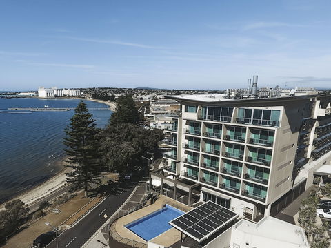 The Port Lincoln Hotel - Accommodation QLD 2
