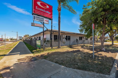 Econo Lodge Moree Spa Motor Inn - Accommodation QLD 3