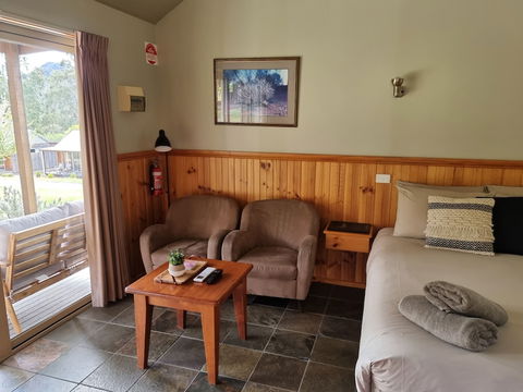 D'Altons Studios - Accommodation QLD 5