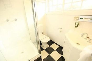 Fox And Hounds Inn - Accommodation QLD 5