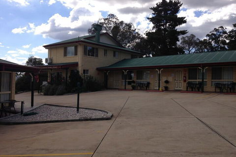 Country Rose Motel Warwick - Accommodation QLD 3