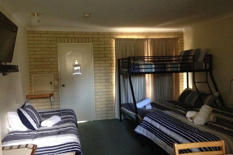 Country Rose Motel Warwick - Accommodation QLD 6