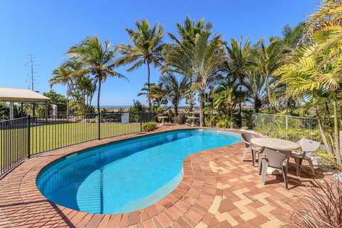 Camelot Motel - Accommodation QLD 3