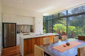 Kiah Beach House - Accommodation QLD 1