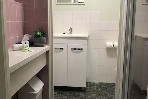 Ocean Breeze Motel - Accommodation QLD 7