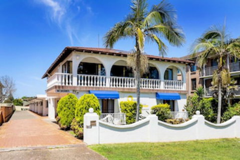 Ocean Breeze Motel - Accommodation QLD 0