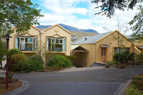 Quest Trinity House - Accommodation QLD 0