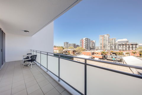 Adina Apartment Hotel Wollongong - Accommodation QLD 5