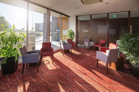 Honeysuckle Executive Apartments - Accommodation QLD 2