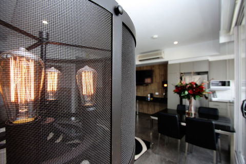 Honeysuckle Executive Apartments - Accommodation QLD 5