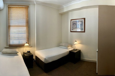 Ashfield Manor - Accommodation QLD 3