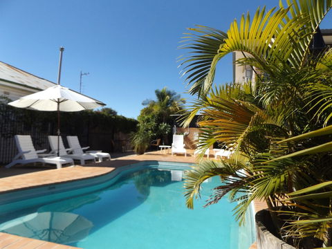 Golden Harvest Motor Inn - Accommodation QLD 2