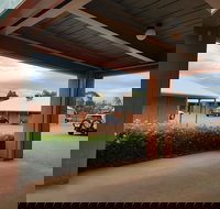 Mud Hut Motel - Accommodation QLD