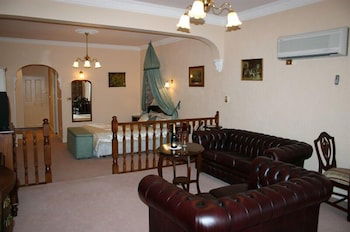 Victoria House Motor Inn - Accommodation QLD 5
