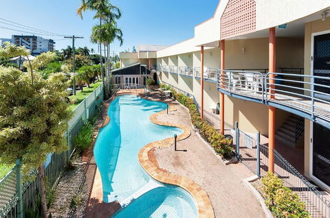 Tropical Queenslander - Accommodation QLD 2