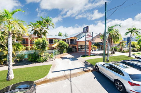 Tropical Queenslander - Accommodation QLD 0