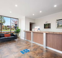 Comfort Inn Deakin Palms - Accommodation QLD