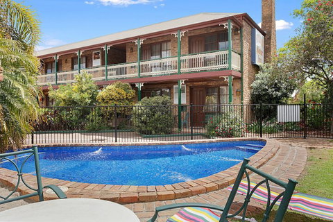 The Settlement Historic Hotel - Accommodation QLD 4