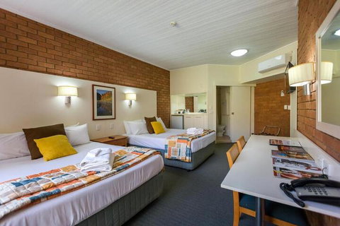 Alice In The Territory - Accommodation QLD 3