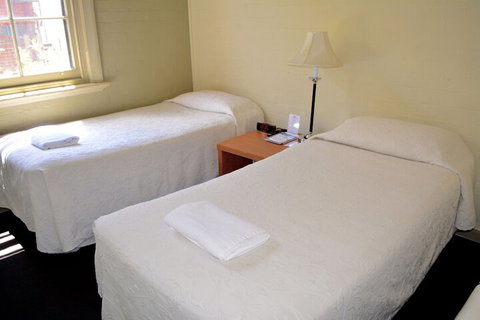 Richmond Hill Hotel - Accommodation QLD 7