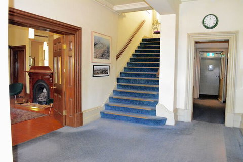 Richmond Hill Hotel - Accommodation QLD 5