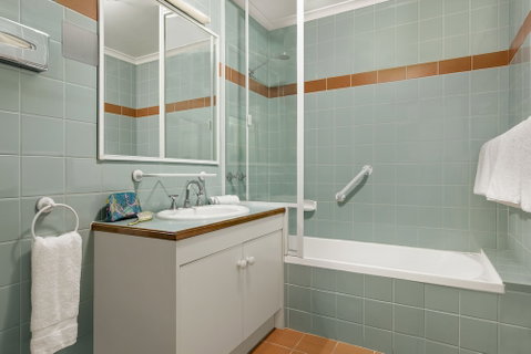 Quest Waterfront Serviced Apartments - Accommodation QLD 6
