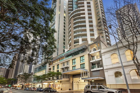 Quest River Park Central - Accommodation QLD 4