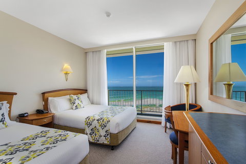 NOAH'S On The Beach - Accommodation QLD 1