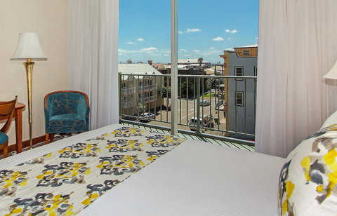 NOAH'S On The Beach - Accommodation QLD 2