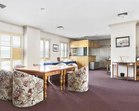 Quality Inn Colonial - Accommodation QLD 6