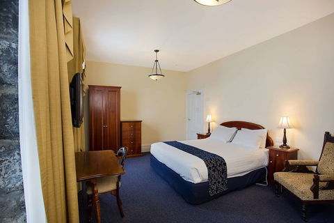 Quality Hotel Bentinck - Accommodation QLD 5