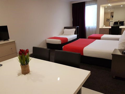 Quality Hotel Manor - Accommodation QLD 5