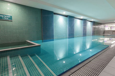 Oaks Glenelg Plaza Pier Suites - Accommodation QLD 1