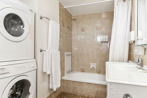 Highpoint International - Accommodation QLD 5