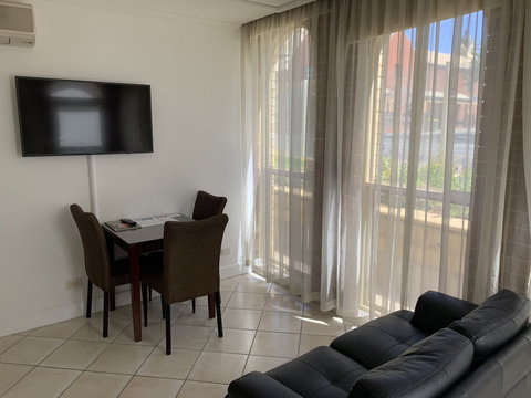 Ensenada Motor Inn And Suites - Accommodation QLD 5