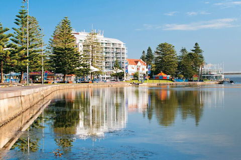 Oaks The Entrance Waterfront Suites - Accommodation QLD 5