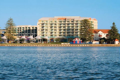 Oaks The Entrance Waterfront Suites - Accommodation QLD 2