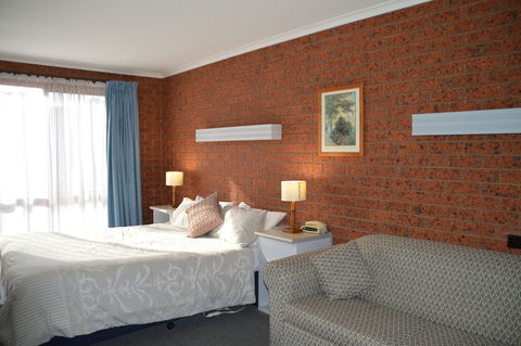 Whalers Rest Motor Inn - Accommodation QLD 4