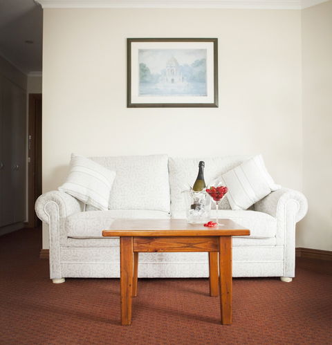 Gateway On Monash Boutique Hotel - Accommodation QLD 5