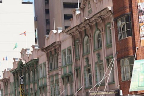 Maze Backpackers - Accommodation QLD 0