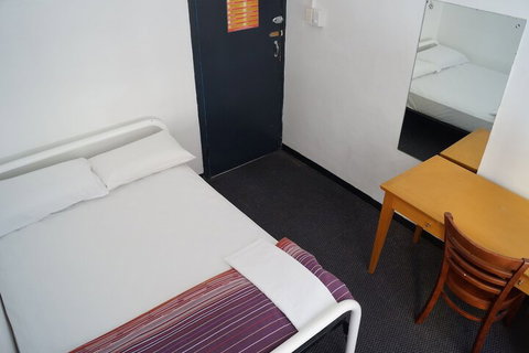 Maze Backpackers - Accommodation QLD 6