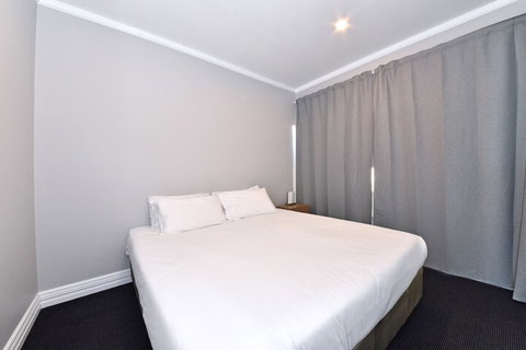 Mullaloo Beach Hotel & Apartments - Accommodation QLD 2