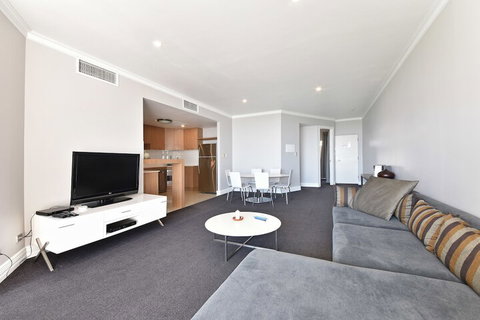 Mullaloo Beach Hotel & Apartments - Accommodation QLD 6