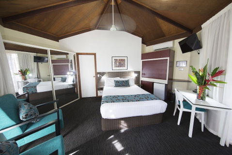 Palms City Resort - Accommodation QLD 6