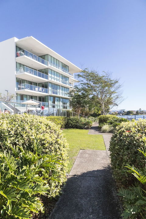 ULTIQA Freshwater Point Resort - Accommodation QLD 5