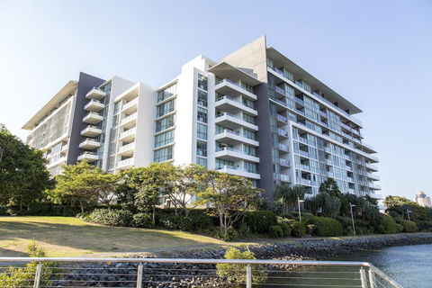ULTIQA Freshwater Point Resort - Accommodation QLD 3